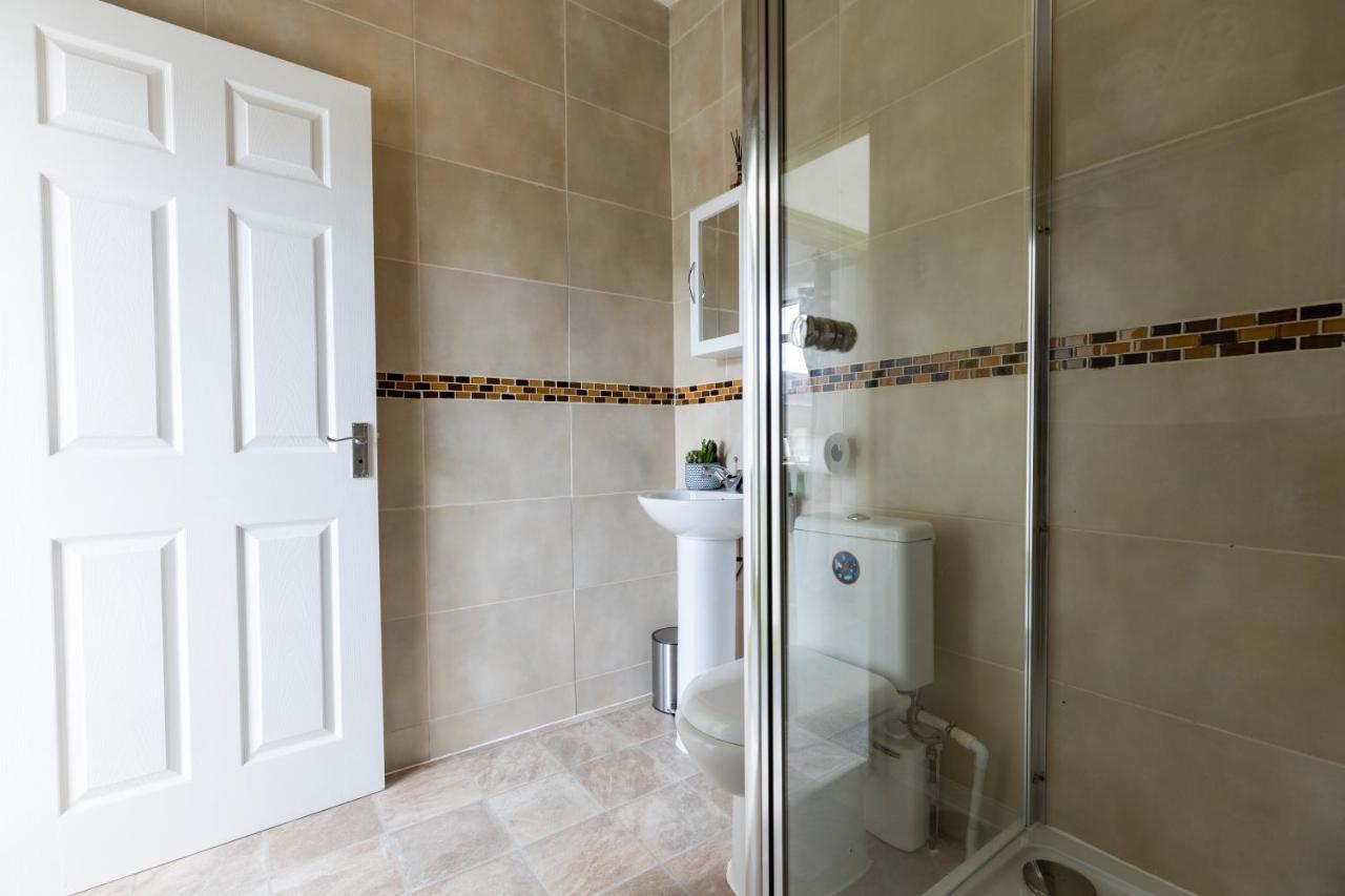 Angharad Bed And Breakfast Llanelli Exterior photo